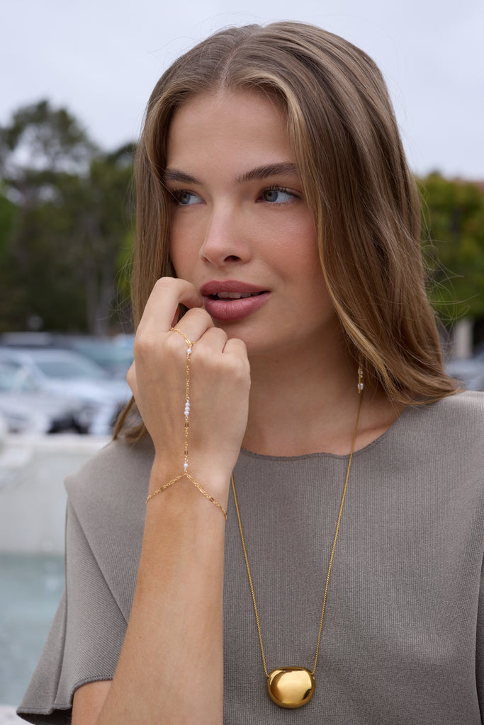 Yaya Hand Chain, Freshwater Pearl