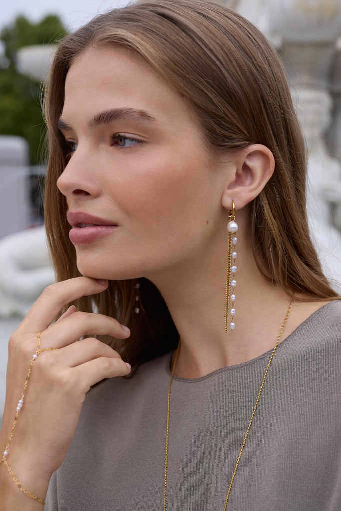 Noēmie Huggy Hoop Earring